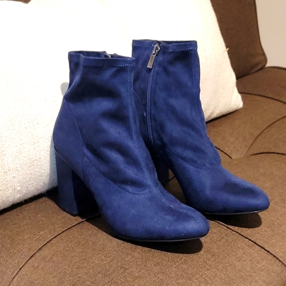 Kenneth Cole Blue Suede Round Toe Side Zip Ankle Booties Shoes SZ 9.5